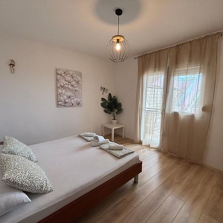 Guest House With Pool Ante Vrsi Exterior foto